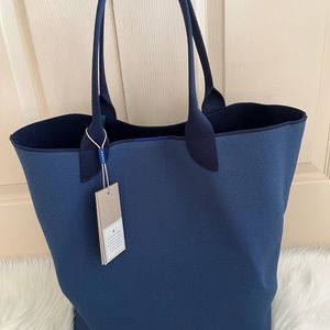 Rothy’s Varsity Blue lightweight tote NWT